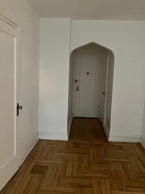 Sold by Esther Flynn Real Estate | media 17