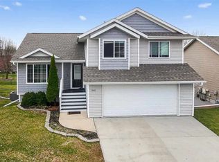 1545 Vesti Ln, Iowa City, IA