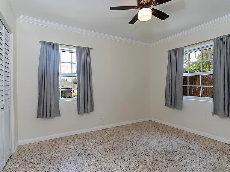 802 N J St — Photo 15