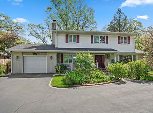 311 Green Bay Rd, Lake Bluff, IL 60044