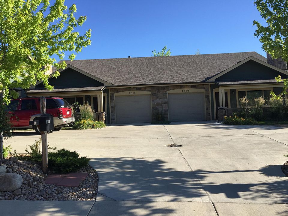 South view of unit from street (left side for rent)