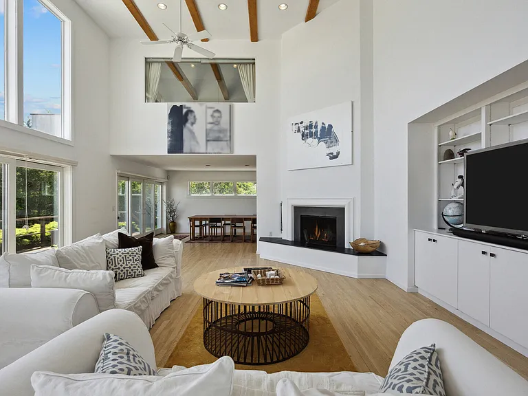 726 Flying Point Rd — Photo 7