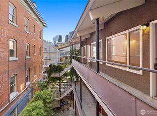 1718 Summit Avenue, Seattle, WA
