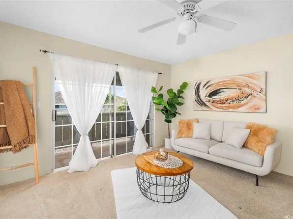 94-1375 Kulewa Loop #13U, Waipahu, HI 96797