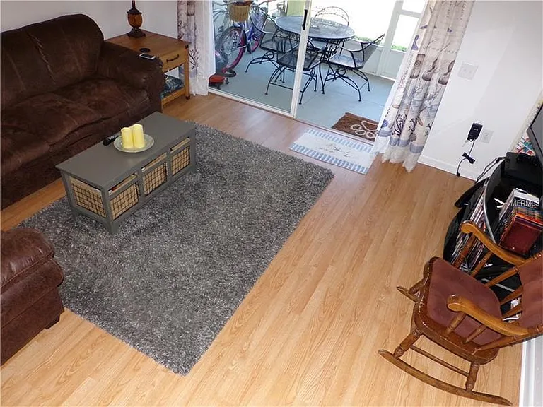 1236 Throckmorton Dr — Photo 5