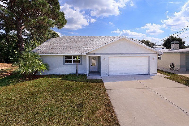 1st image of 210 W Canal Dr