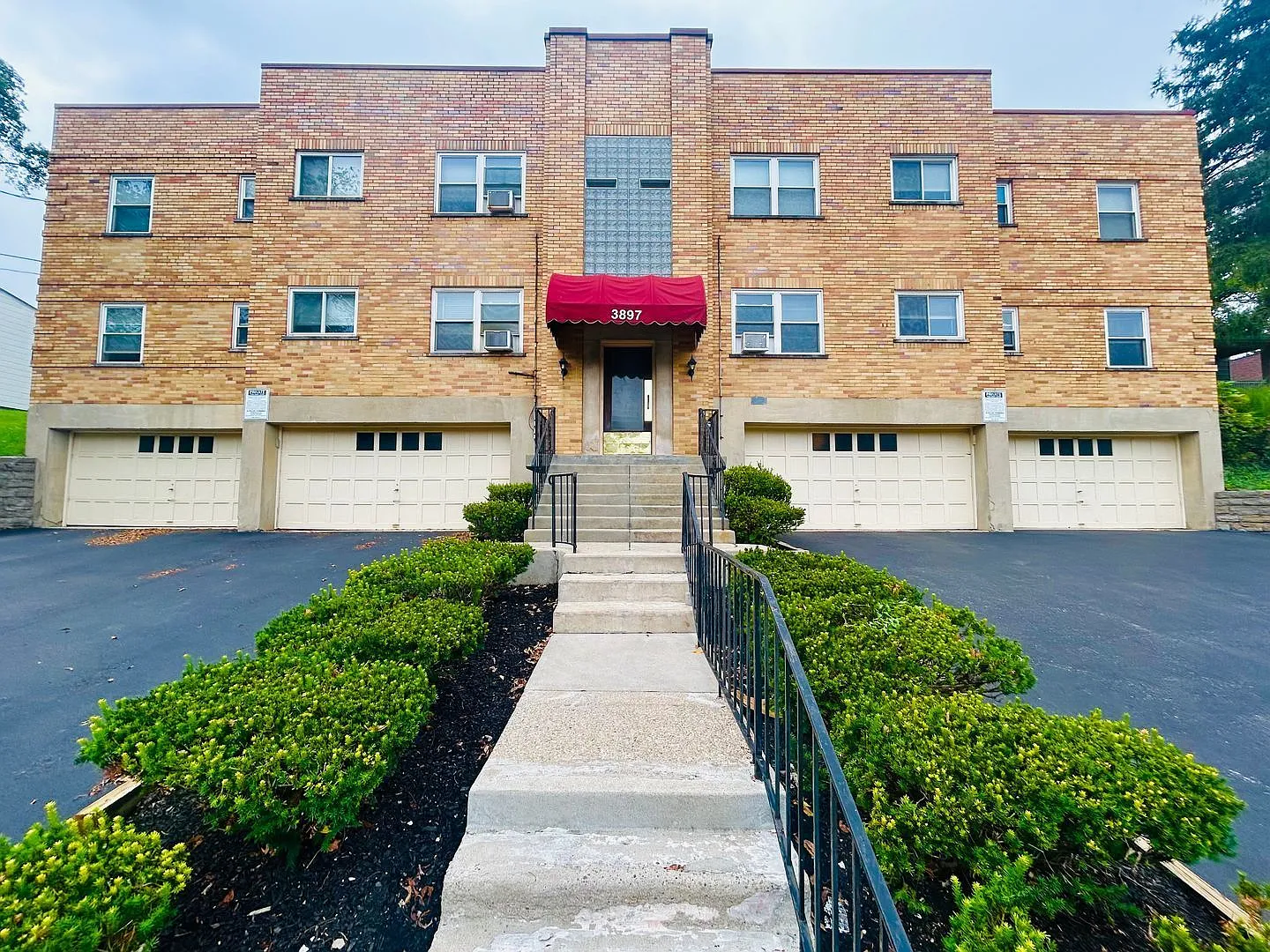 1 bed, 1.0 bath, $995 — Photo 1