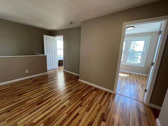 5th image of 101 Claridge Ave