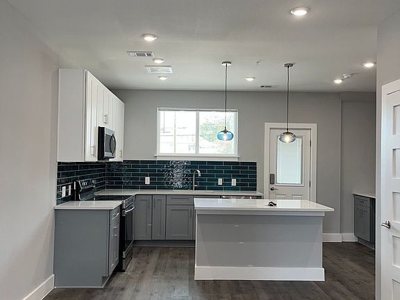 5th image of 3144 Forest Park Blvd