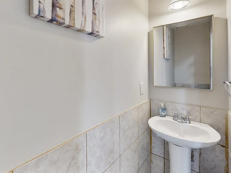 410 Lake Dylan Ct — Photo 9