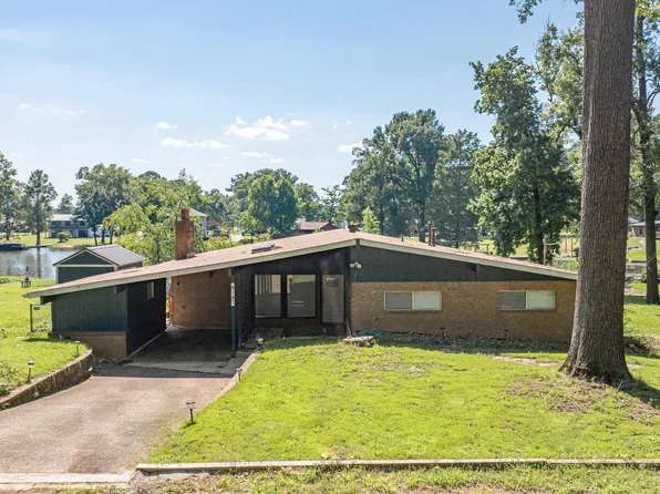 4147 Lakeshore Dr, Lone Star, TX 75668