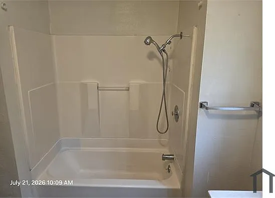 1619 E Cambridge Ave #- — Photo 7