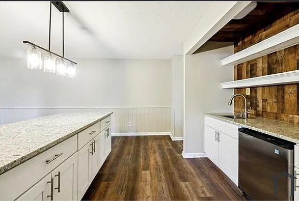 4439 Palm Springs Dr — Photo 3