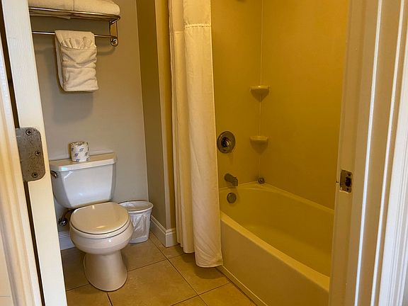 5th image of 114 Carillon Market St #312