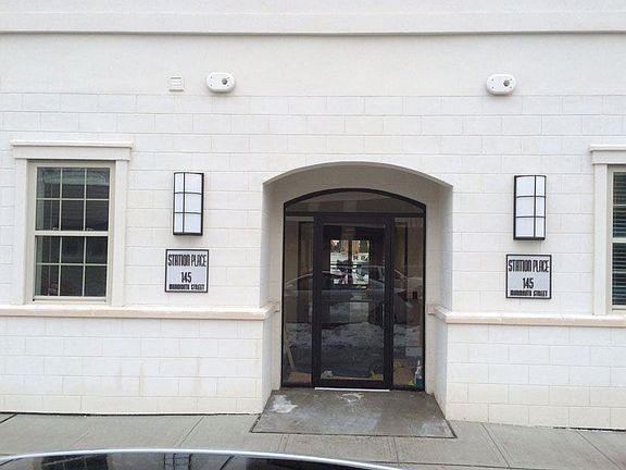5th image of 145 Monmouth St Unit 302