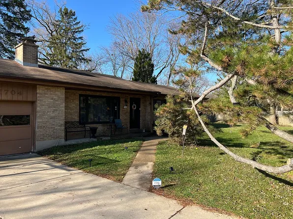 1704 Park Ave W, Highland Park, IL 60035