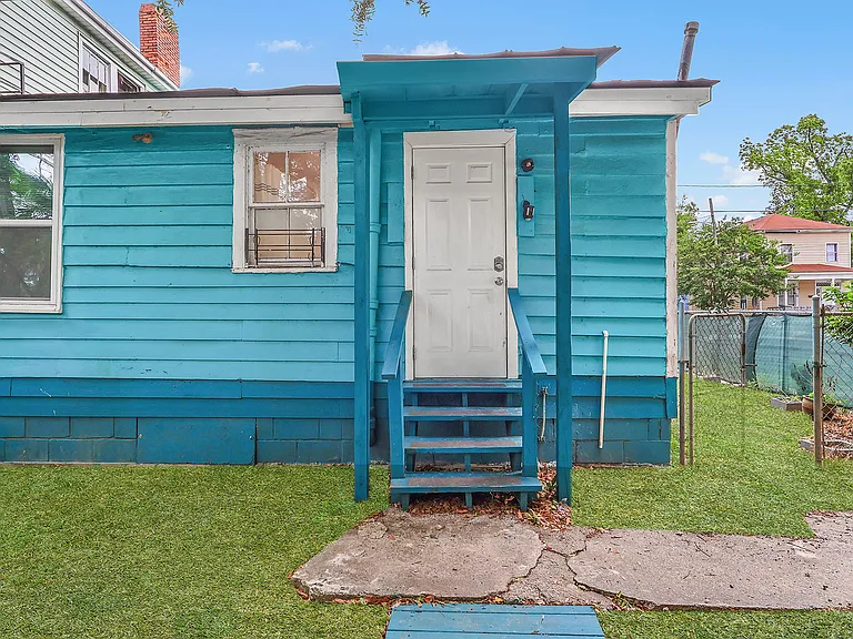 2221 Harden St — Photo 38