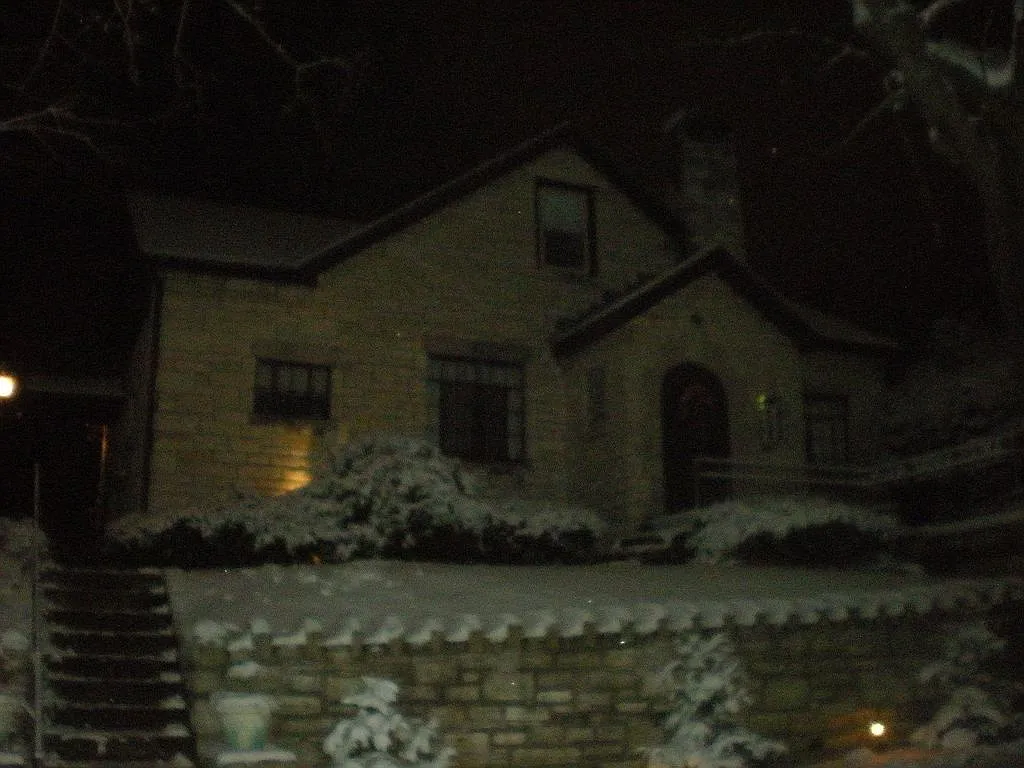411 E 5th St photo 1