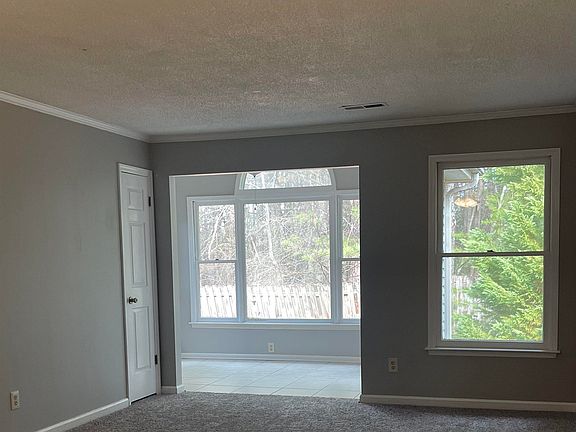 5th image of 1007 Liberty Dr Unit 1007
