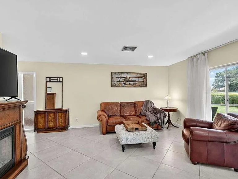 324 Orange Tree Dr #5 — Photo 27