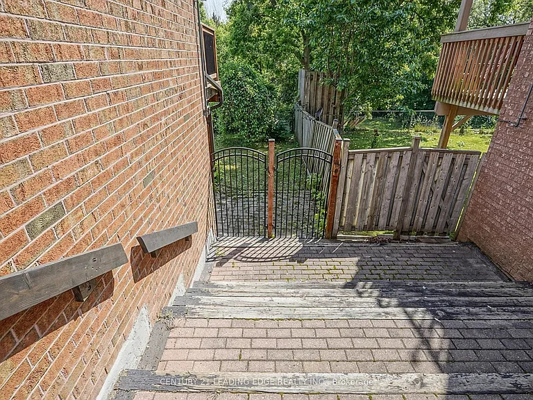 61 Garden St #LOWER — Photo 17