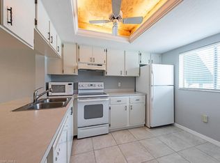 152 Cypress Way E APT 3, Naples, FL 34110