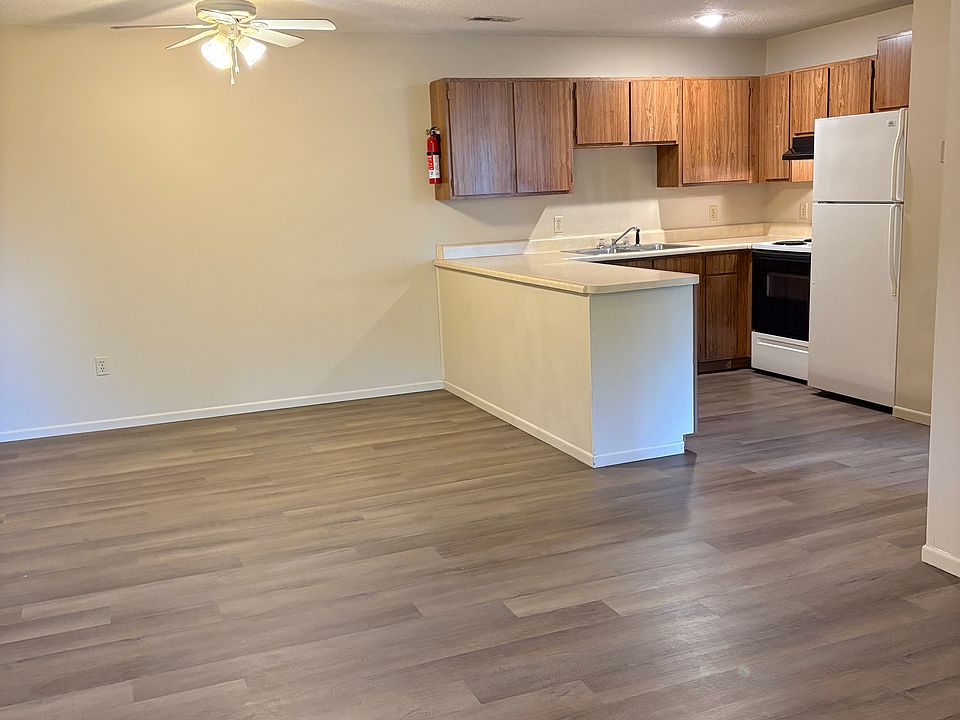 1st image of 501 S Highway 47 APT 10
