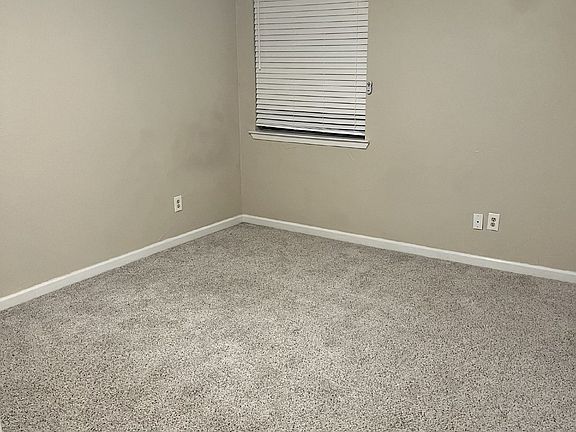 4th image of 204 Lincoln Ave APT B