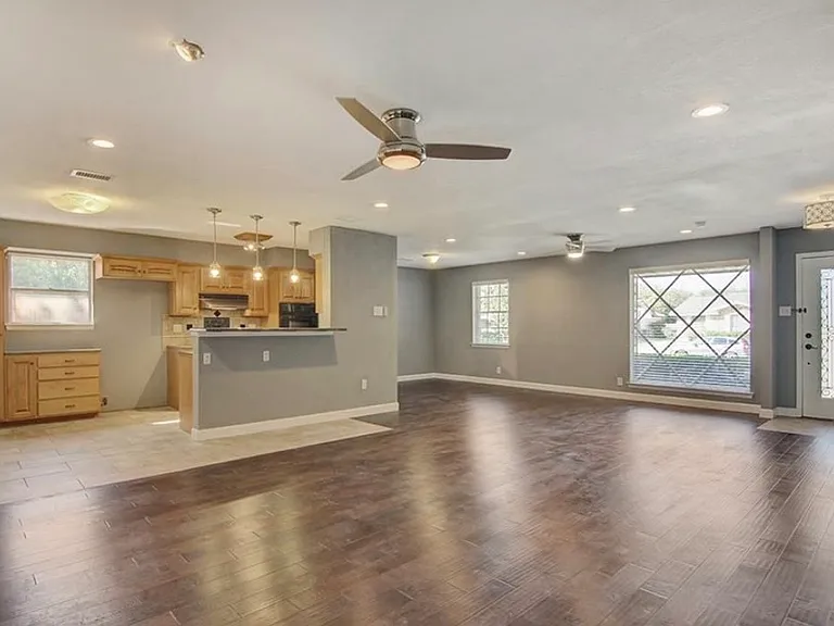 3212 Golfing Green Dr — Photo 3