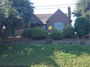 915 W Barrett St, Seattle, WA 98119