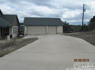 303 County Road 2651, Rio Medina, TX 78066
