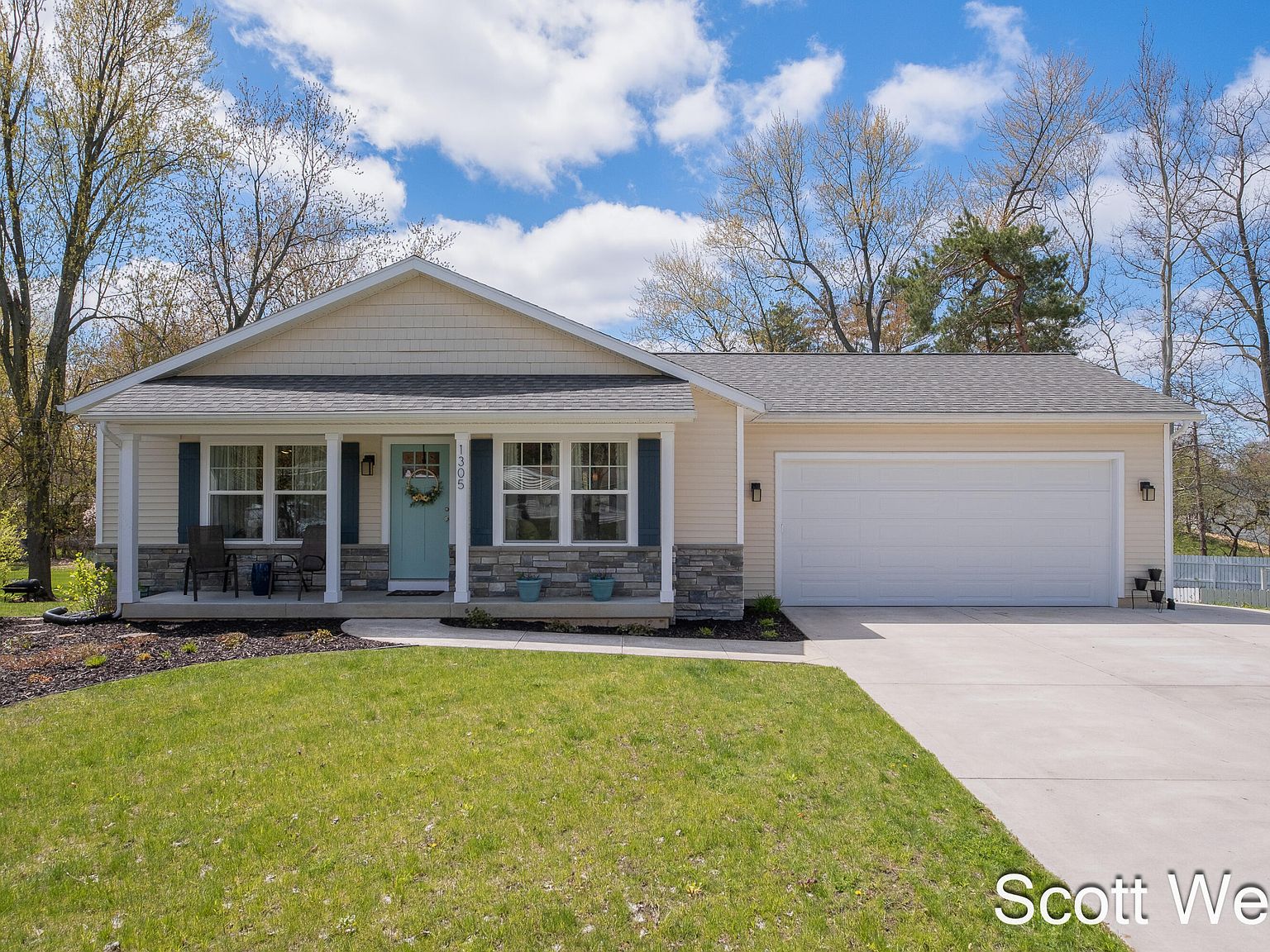 1305 Meadowlane Dr SE, Kentwood, MI 49508 Zillow
