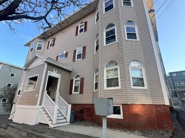 24 High St #10, Portland, ME 04101