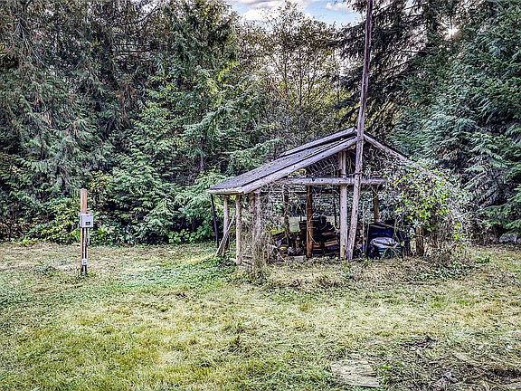 5th image of 27330 Garden Gate Ave NE
