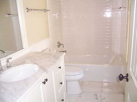 bathroom 3 in suite
