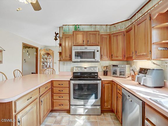 4th image of 3789 Ridge Rd