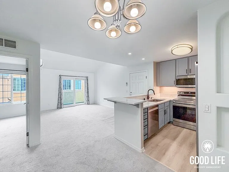 5252 Balboa Arms Dr #228 — Photo 4
