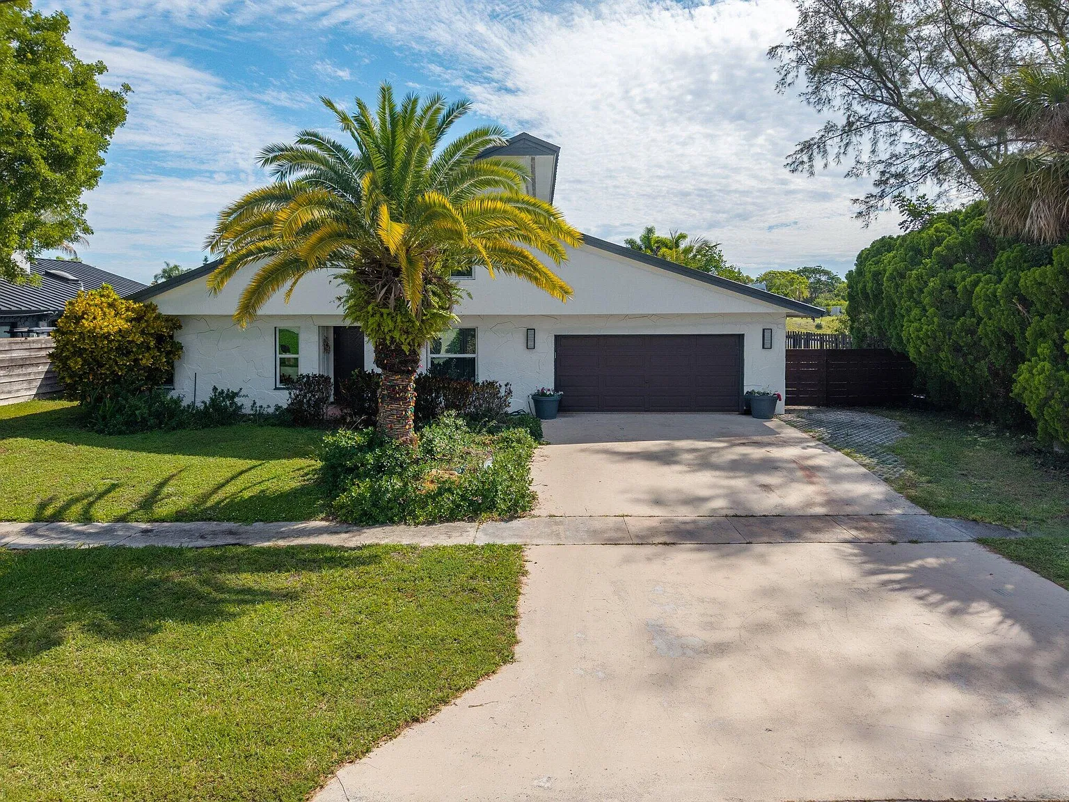 4 bed, 3.0 bath, 2935 sqft, $10,500 — Photo 1