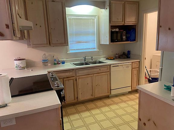 4th image of 4229 Wilshire Dr