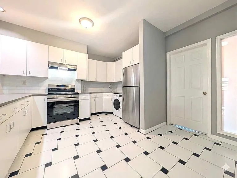 69 Beacon Ave #2 — Photo 3