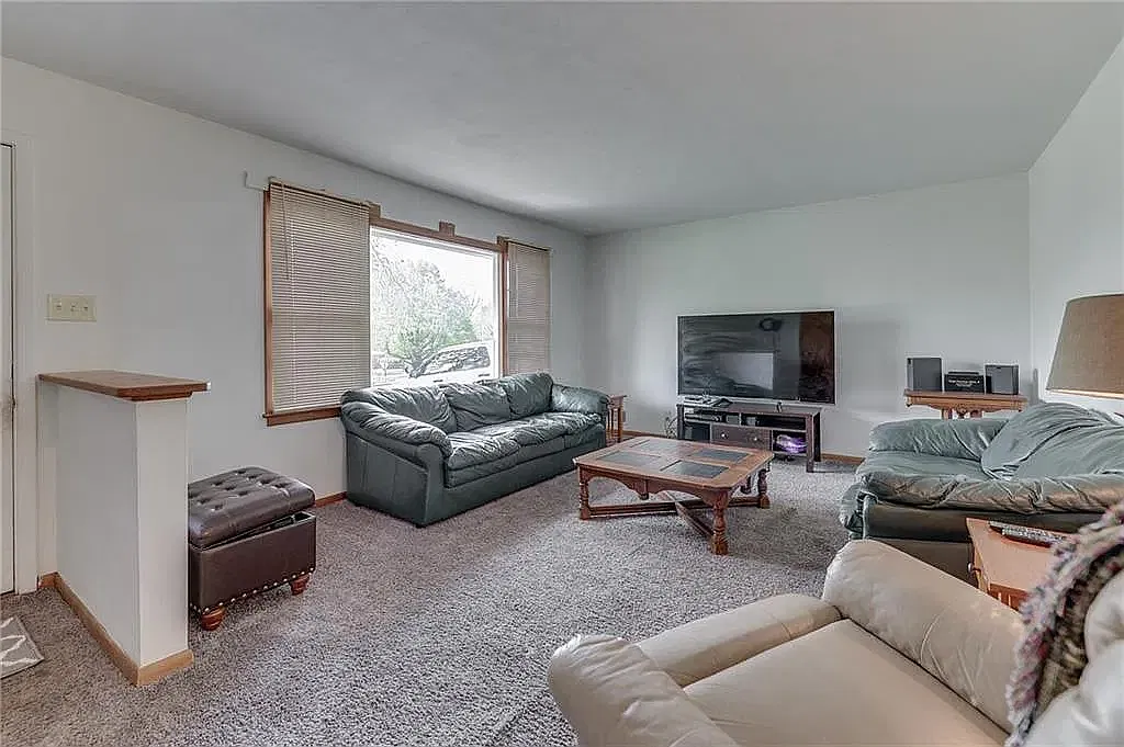 3 bed, 1188 sqft, $1,600 — Photo 3