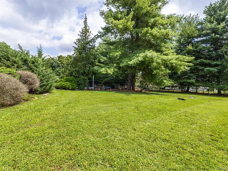 31 Gleason Dr — Photo 41