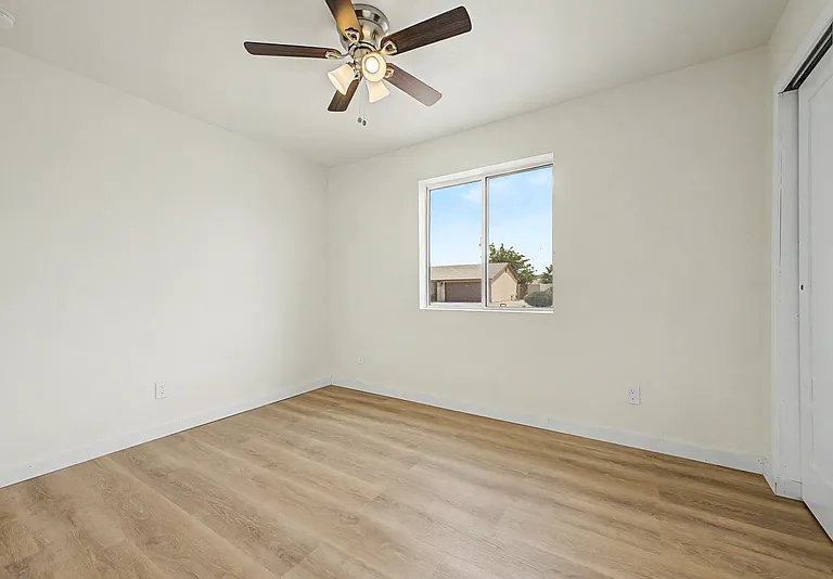 3430 E Poinsettia Dr — Photo 17