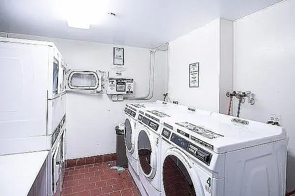221 E 33rd St #5G — Photo 5