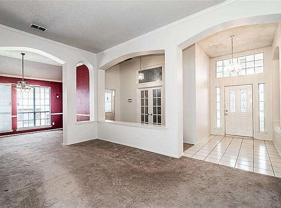 3rd image of 2502 Sherbrooke Ln