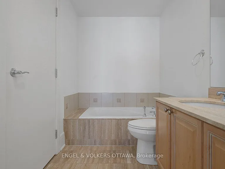700 Sussex Dr N #403 — Photo 28