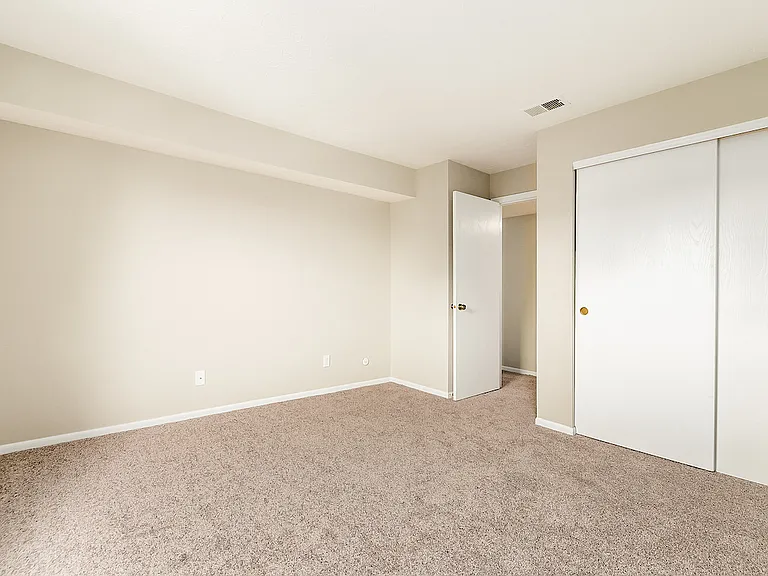 2067 Park Run Dr — Photo 7