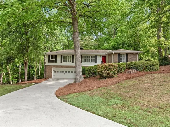 2488 Fontainebleau Dr, Dunwoody, GA 30360