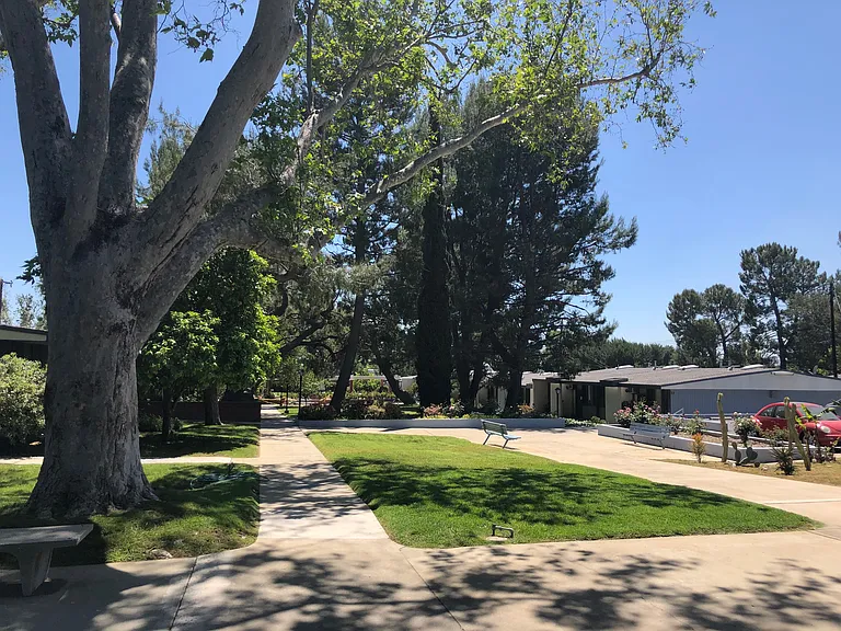 Bonita Terrace Apartments — Photo 2