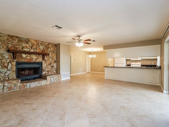 4th image of 1266 Bentley Ave